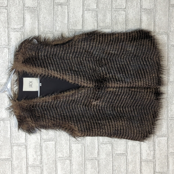 Jack by BB Dakota Faux Fur Vest Brown Black Striped Pockets Size Small - Picture 1 of 6
